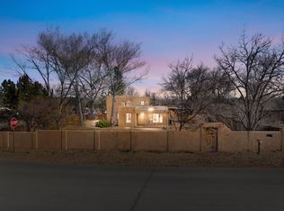 643 Bledsoe Rd NW, Los Ranchos De Albuquerque, NM 87107