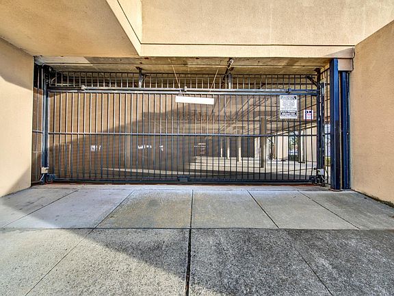 5th image of 1771 Broadway Street #226