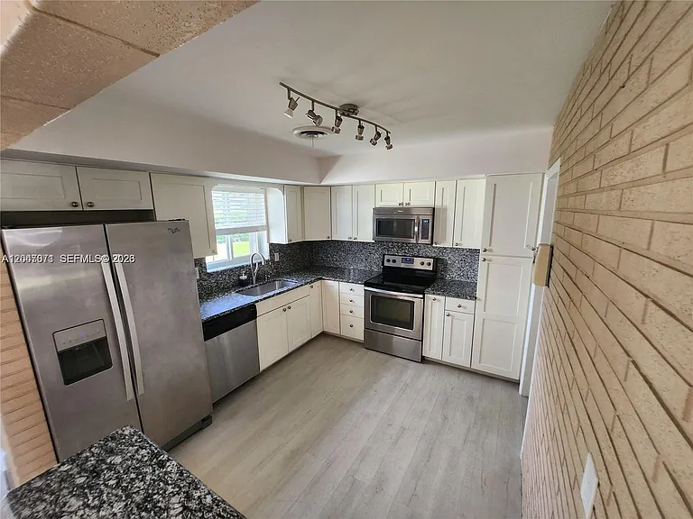 3346 Coolidge St — Photo 4