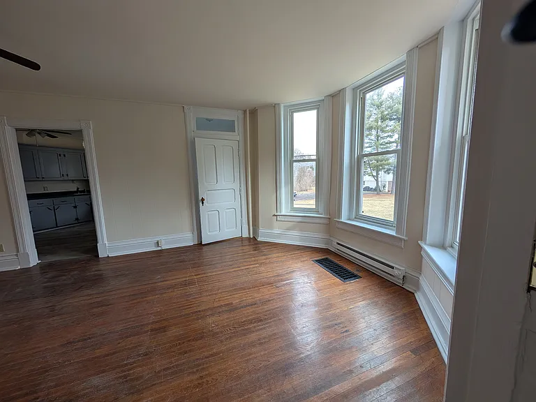 3 Union St E #1B — Photo 2