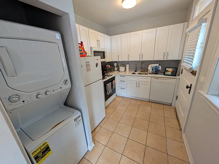1616 W Cornelia Ave #3 — Photo 5