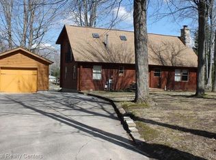 1785 Riverside Dr, Gladwin, MI 48624