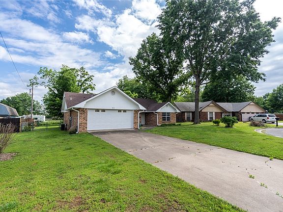 2nd image of 304 Cordes Dr