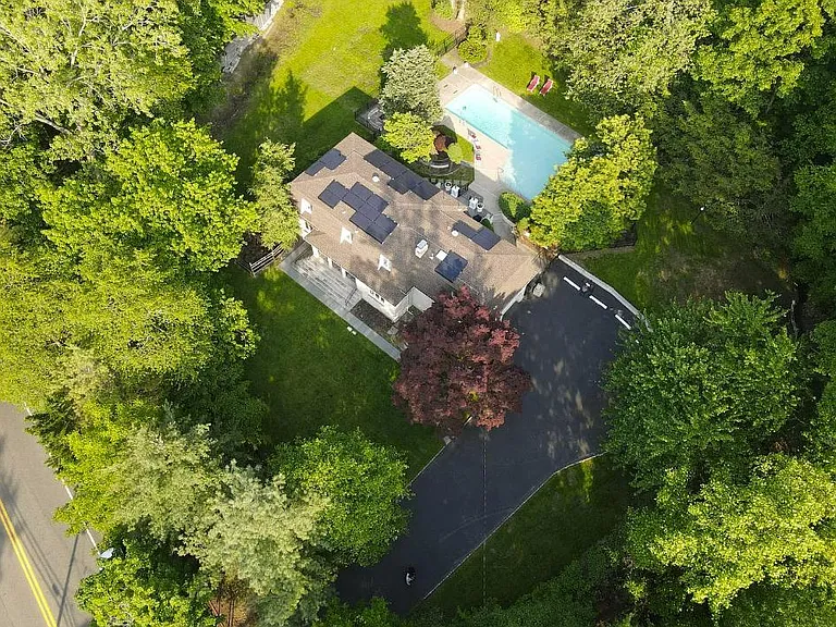 200 Hillside Ave — Photo 1