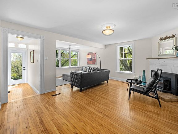 5th image of 54 Parkhill Rd