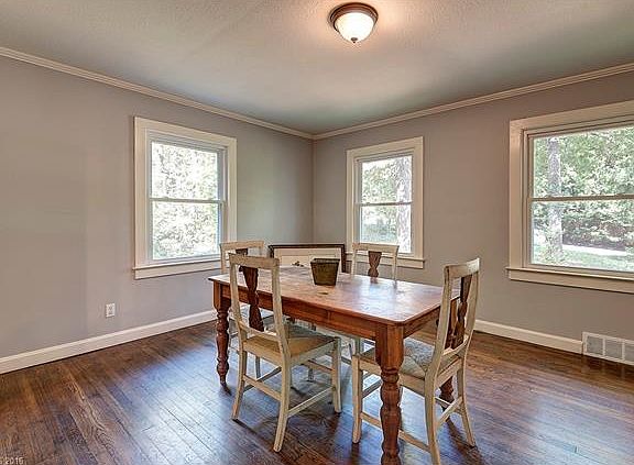5th image of 125 Aurora Dr
