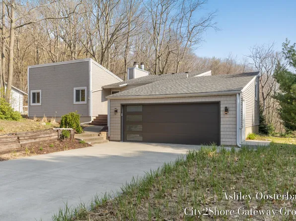 17265 Rolling Dunes Dr, West Olive, MI 49460