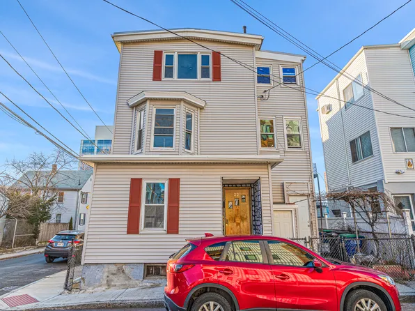 22 Horace St #1, Somerville, MA 02143