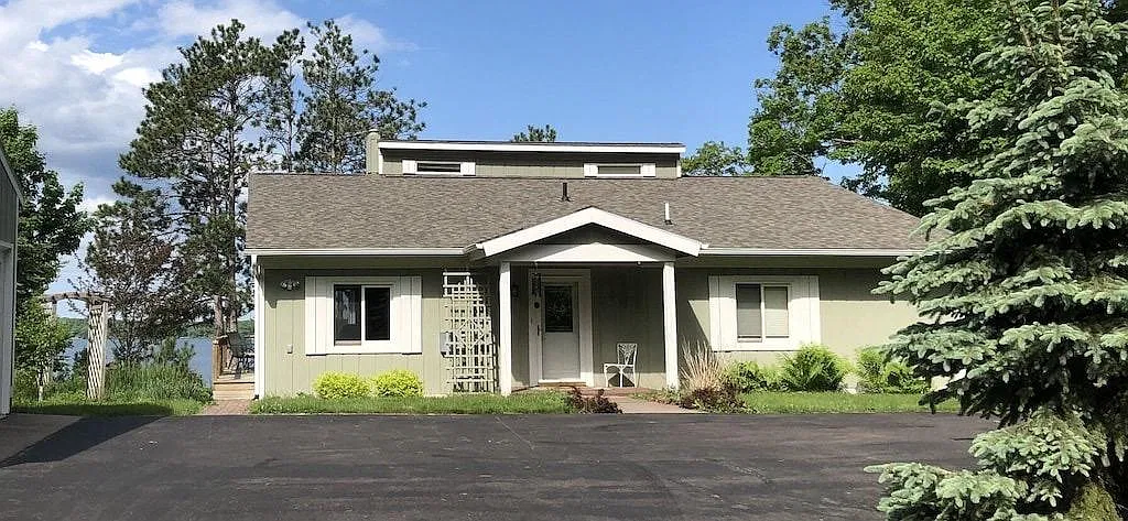 3 bed, 2318 sqft, $2,800 — Photo 1