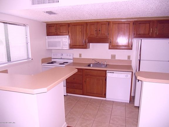 3rd image of 8316 Candlewood Dr W