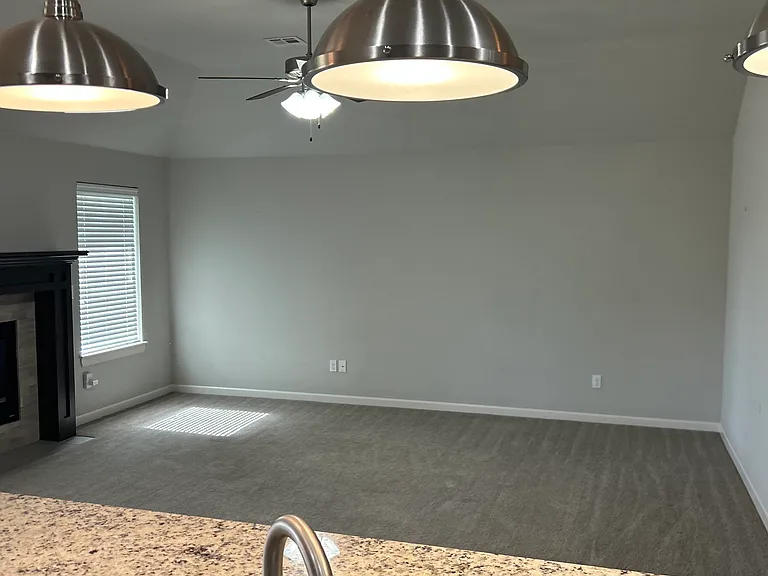 2400 Santa Monica St — Photo 13