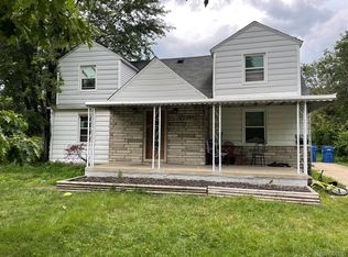 22600 Oaklane St, Warren, MI 48089