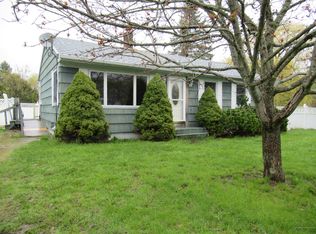 77 Lawn Ave, Rockland, ME 04841