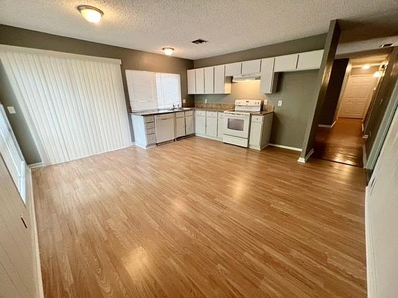 4th image of 9603 Bear Creek Dr