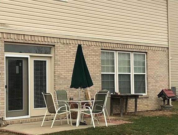 3rd image of 10617 Deercrest Ln