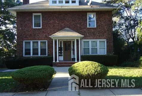 2 bed, 1.0 bath, $2,350 — Photo 3