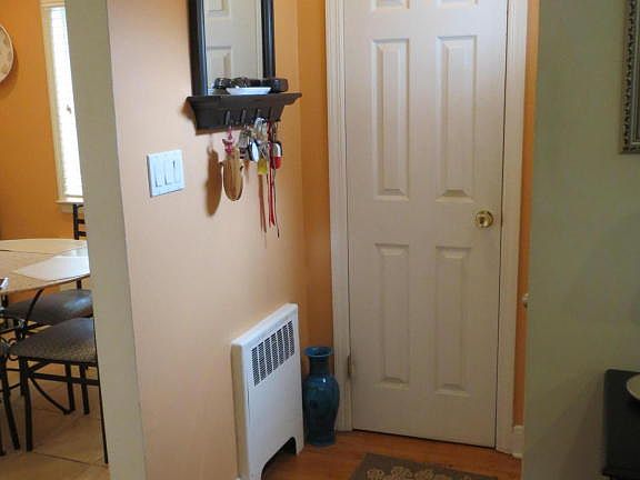 3rd image of 534 Pelton Ave