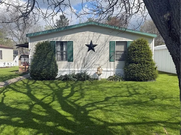 35 Circle Dr, Arcade, NY 14009