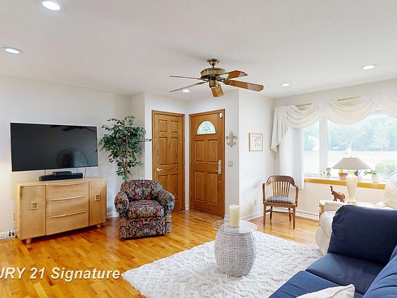 3rd image of 4386 N Elms Rd