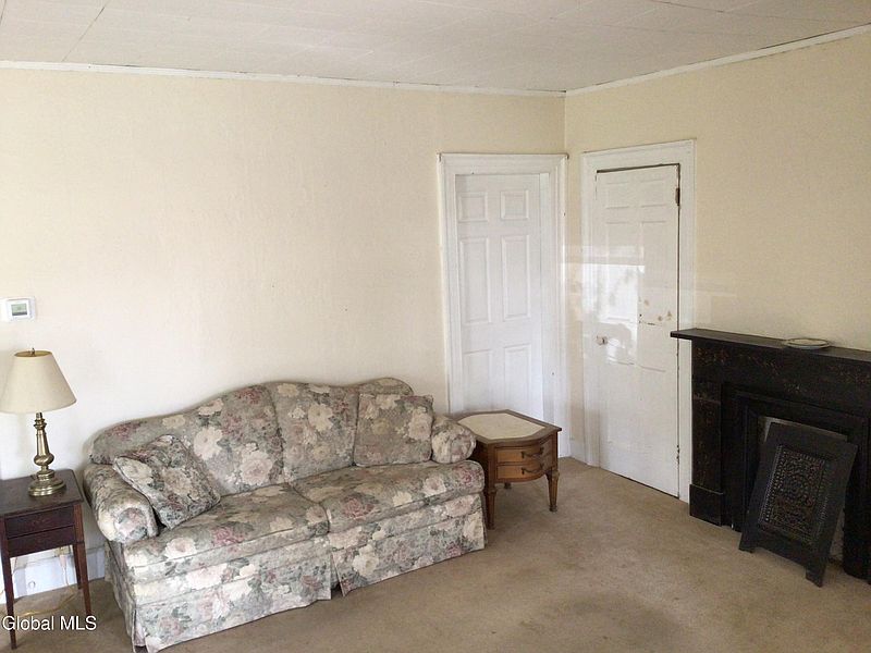 5th image of 1339 3rd Avenue