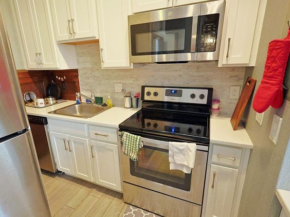 16 Balmoral St UNIT 301