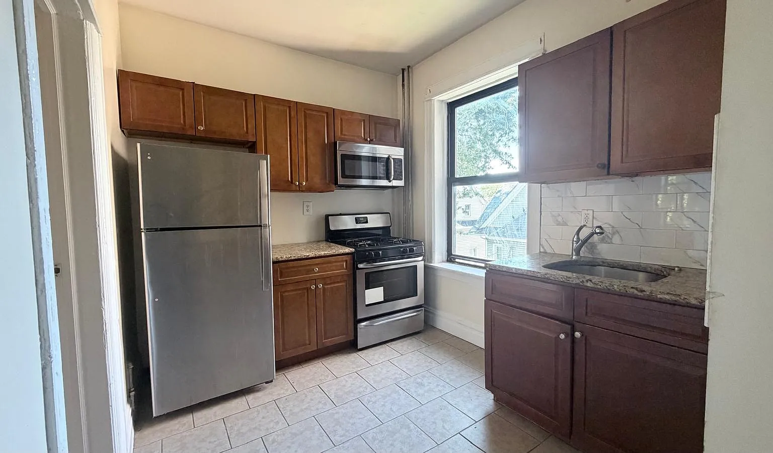 343 Fairmount Ave — Photo 1