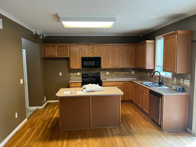 1831 W Elm Ter — Photo 9
