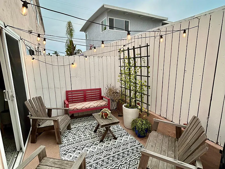 3970 Ingraham St #7 — Photo 19