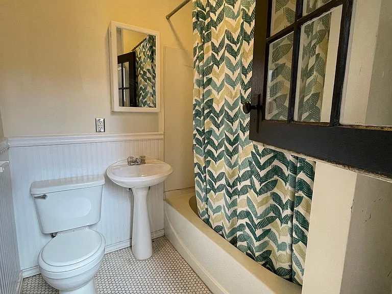 25 S Russell St #1 — Photo 11