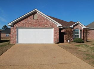 407 Poplar Blvd, Pearl, MS 39208