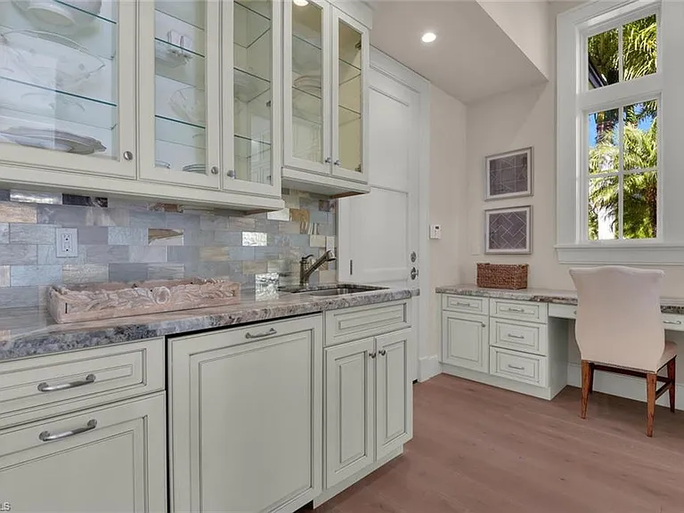 2250 Crayton Rd — Photo 28