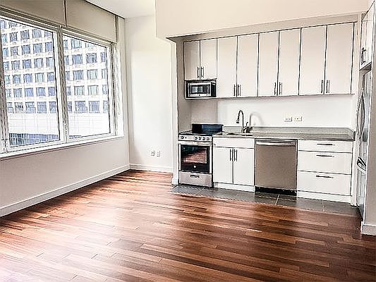 5th image of 606 42nd St APT 724