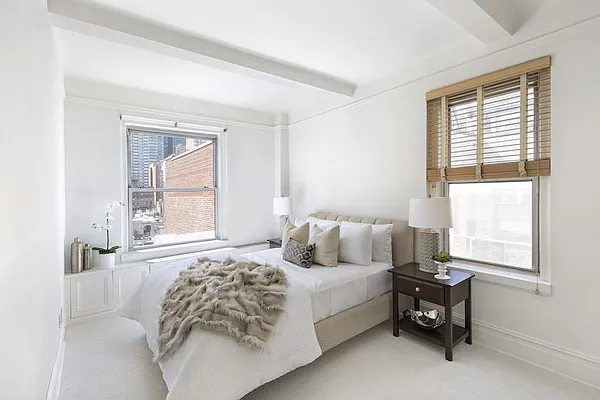 Sold by Triplemint | media 19