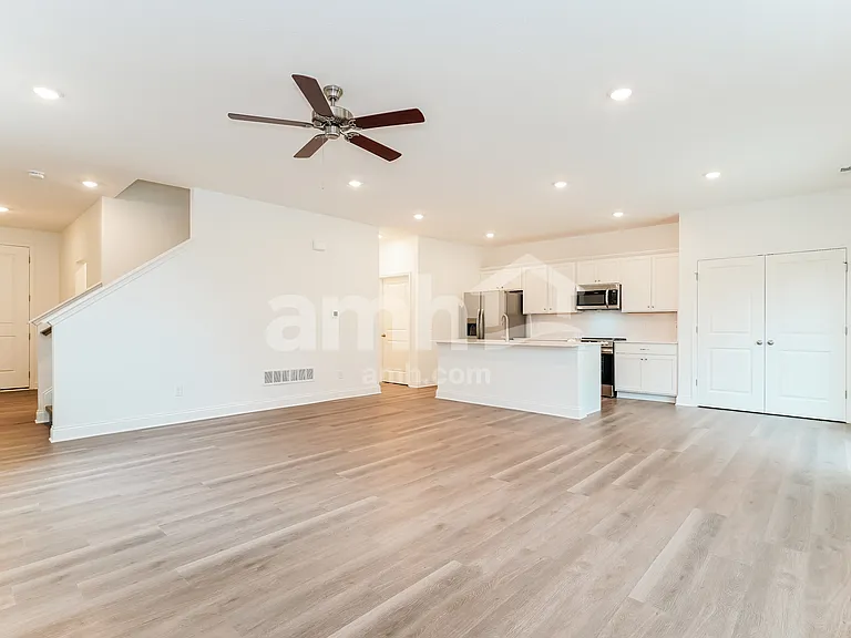 1080 Broyles Xing — Photo 7