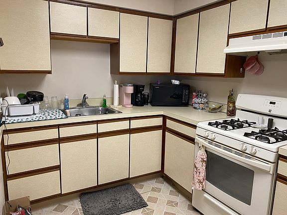 3rd image of 35 Crocker Ave #5