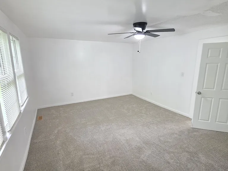 8408 Mettetal St — Photo 27