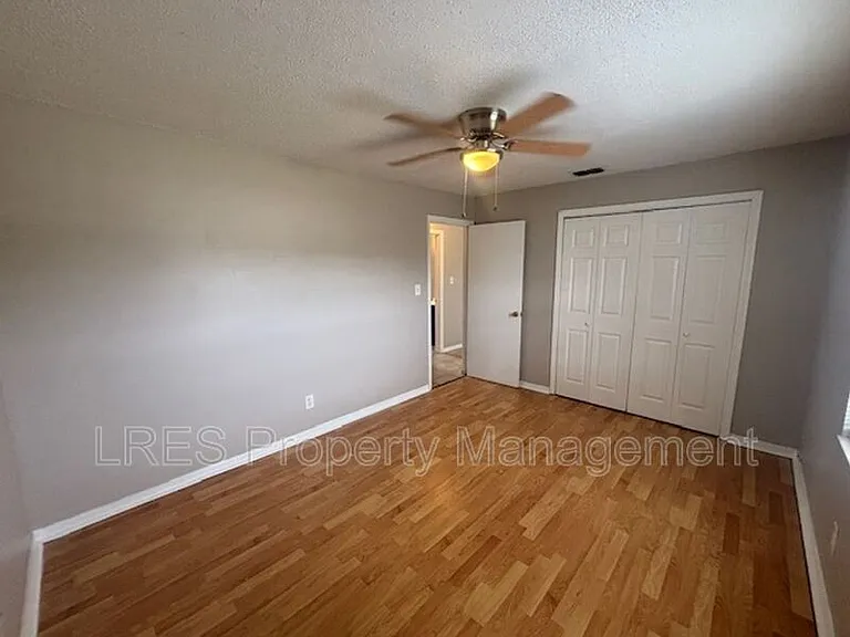 2437 Chase Ave #A — Photo 15