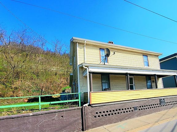 4th image of 932 Marshall St S