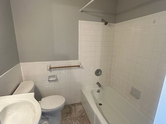 5th image of 8441 Robinson St #21-203