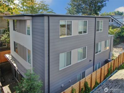 4709 B 8th Avenue NE, Seattle, WA, 98105