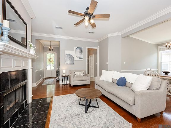 5th image of 10455 Springdale Ave