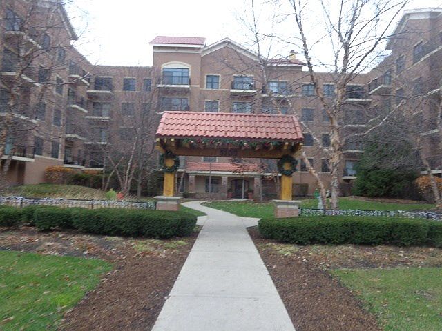 1st image of 5100 W 96th St APT 318