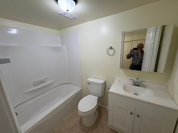 3rd image of 46642 Yorktown Rd