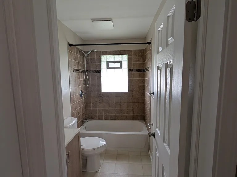 807 Thurman St — Photo 4