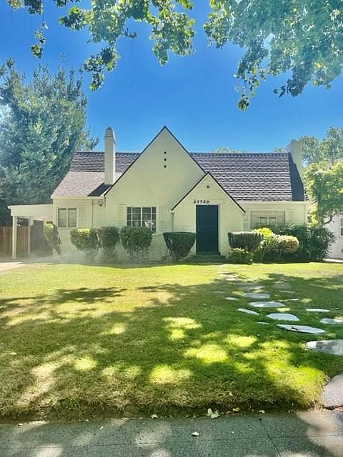1st image of 2773 Land Park Dr
