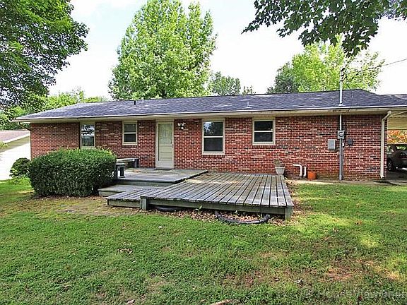 3rd image of 1716 Lyndhurst Dr