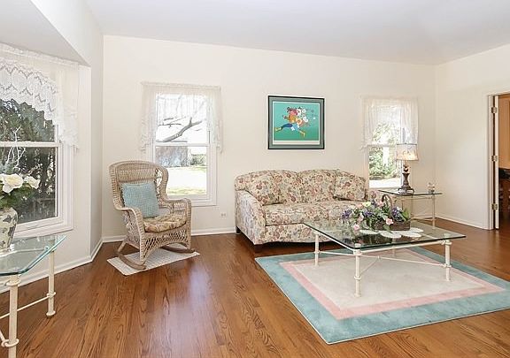 5th image of 407 Crest Hill Dr