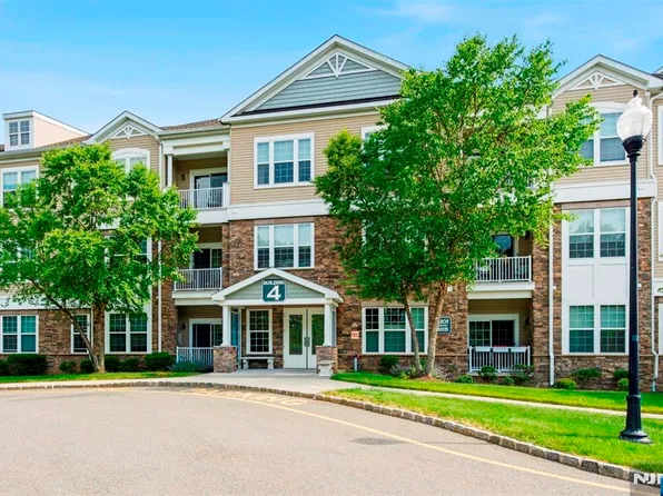 4206 Hoover Ln, Wharton, NJ 07885