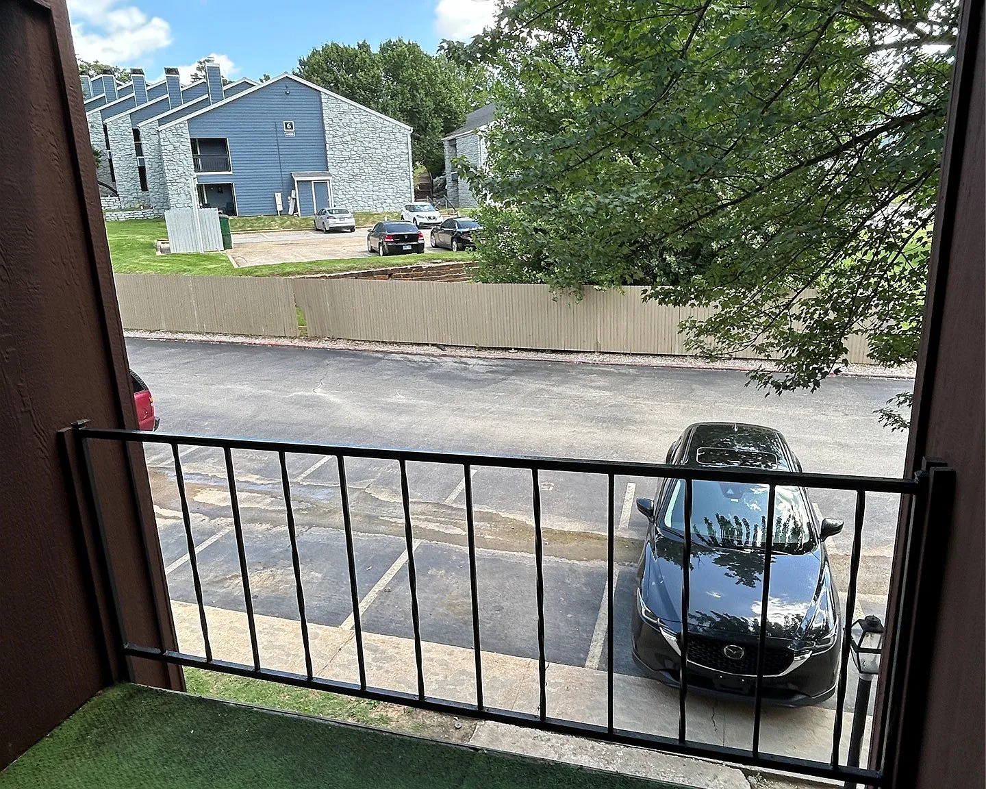 1 bed, 1.0 bath, 784 sqft, $1,200 — Photo 2