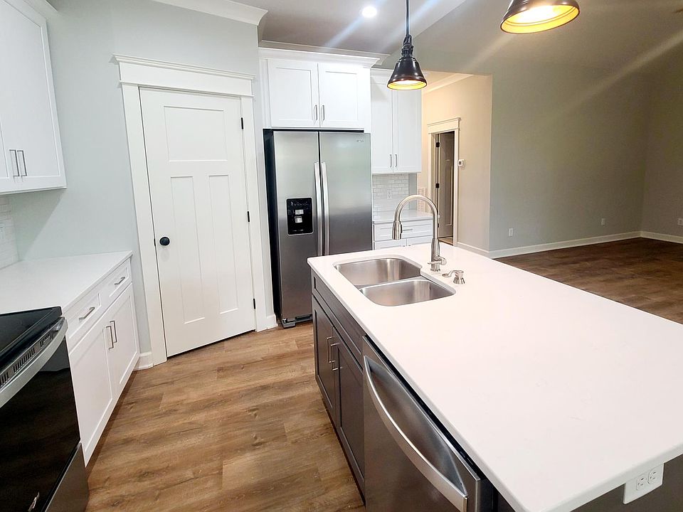 1st image of 3123 White Ash St